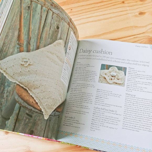 Big Book of Knitting - Colorful Knitting Guide - Picture 8 of 11